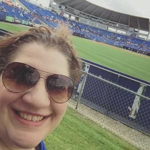 Meet your Posher, Dina